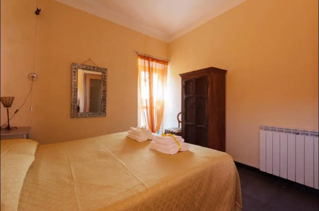Guest house Jolly Roger Affittacamere La Spezia Italy